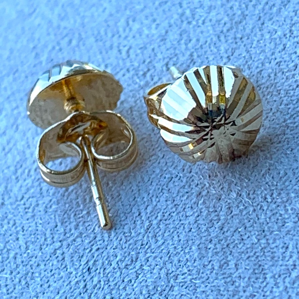 Stud earrings 18k gold plated